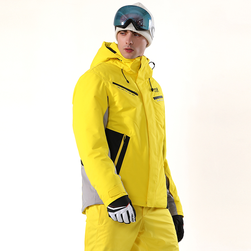 Chaqueta de snowboard de invie - Outdoor Sport Clothing Brands reseña y precio